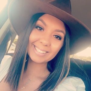 Meet your Posher, Makayla